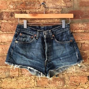 Sexy cut-off vintage Levi’s 501 denim shorts